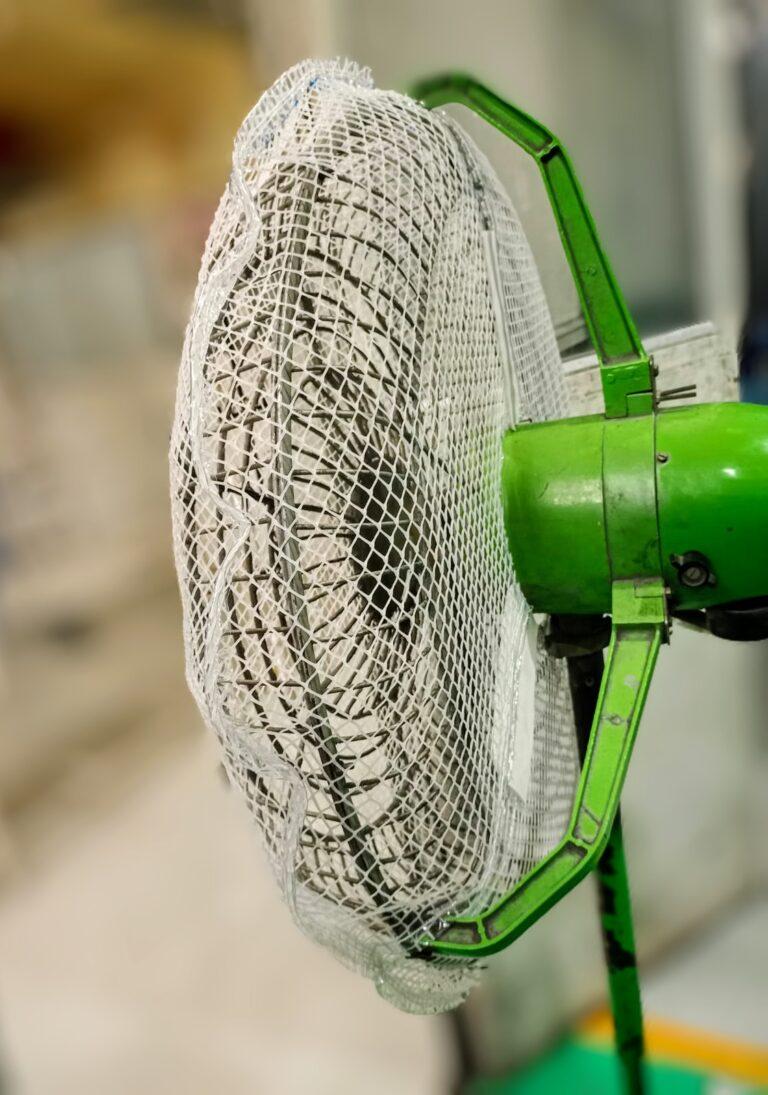 industrial fans with a safety net cover औद्योगिक पंखे